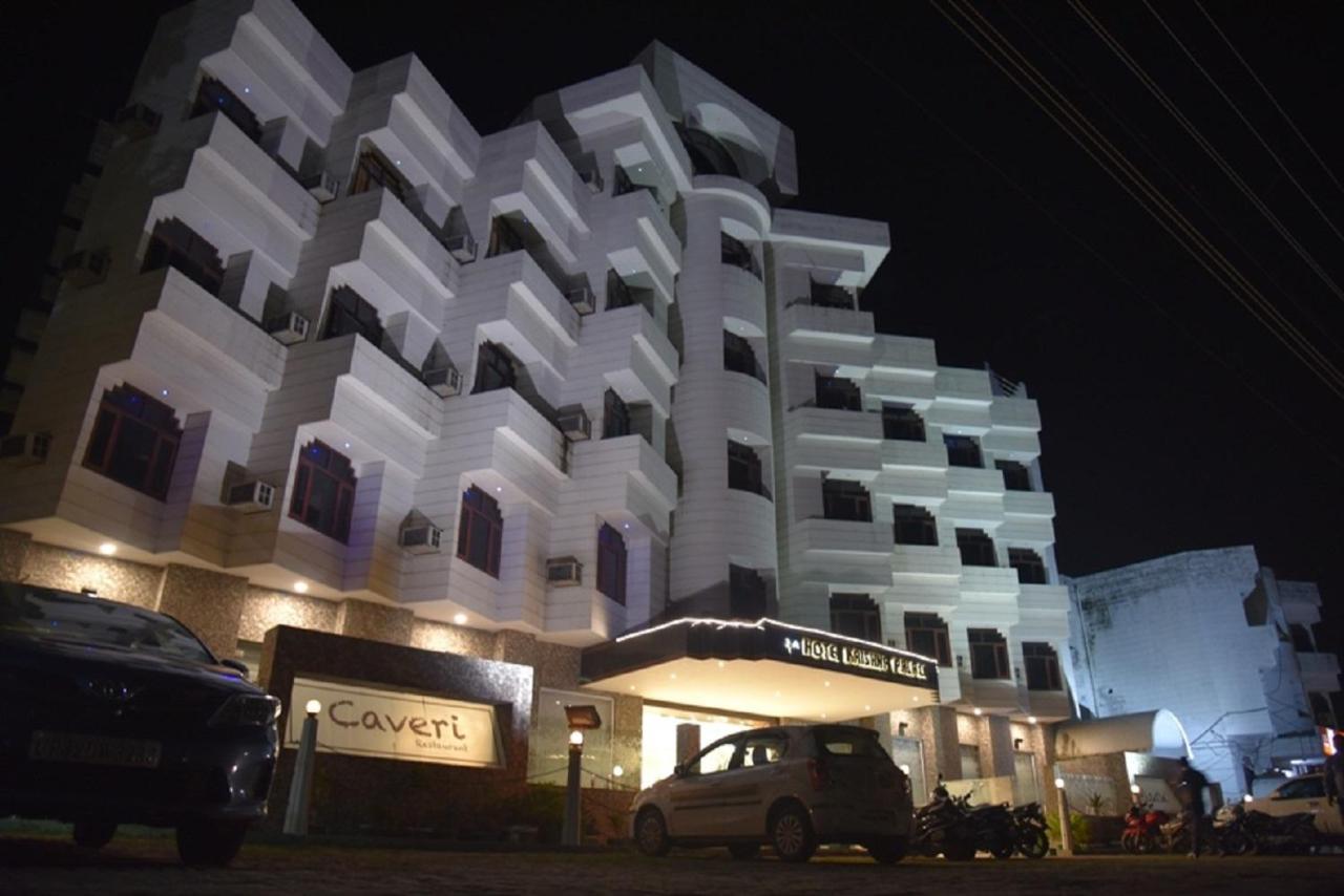 Hotel Krishna Palace, Ayodhya エクステリア 写真