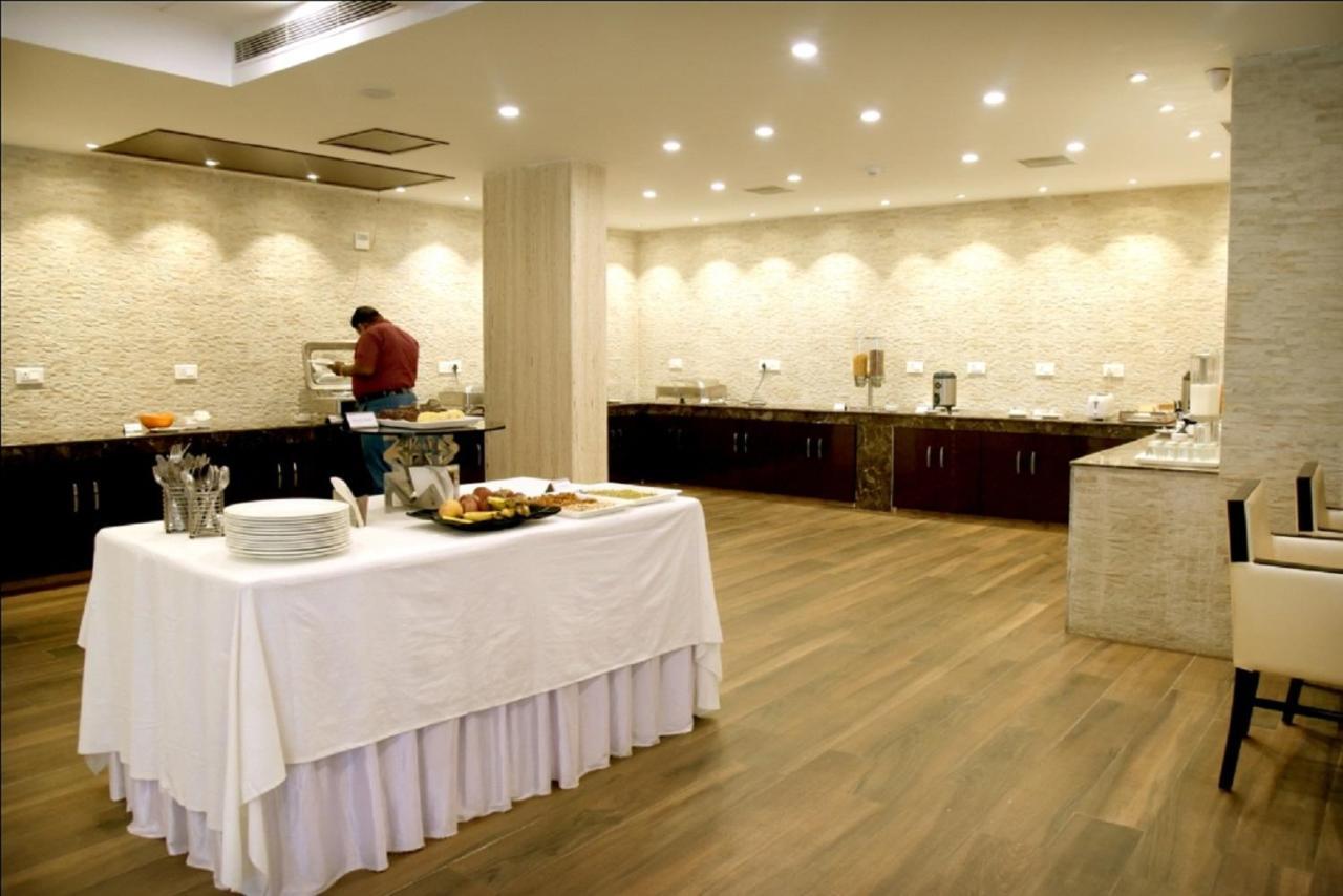 Hotel Krishna Palace, Ayodhya エクステリア 写真